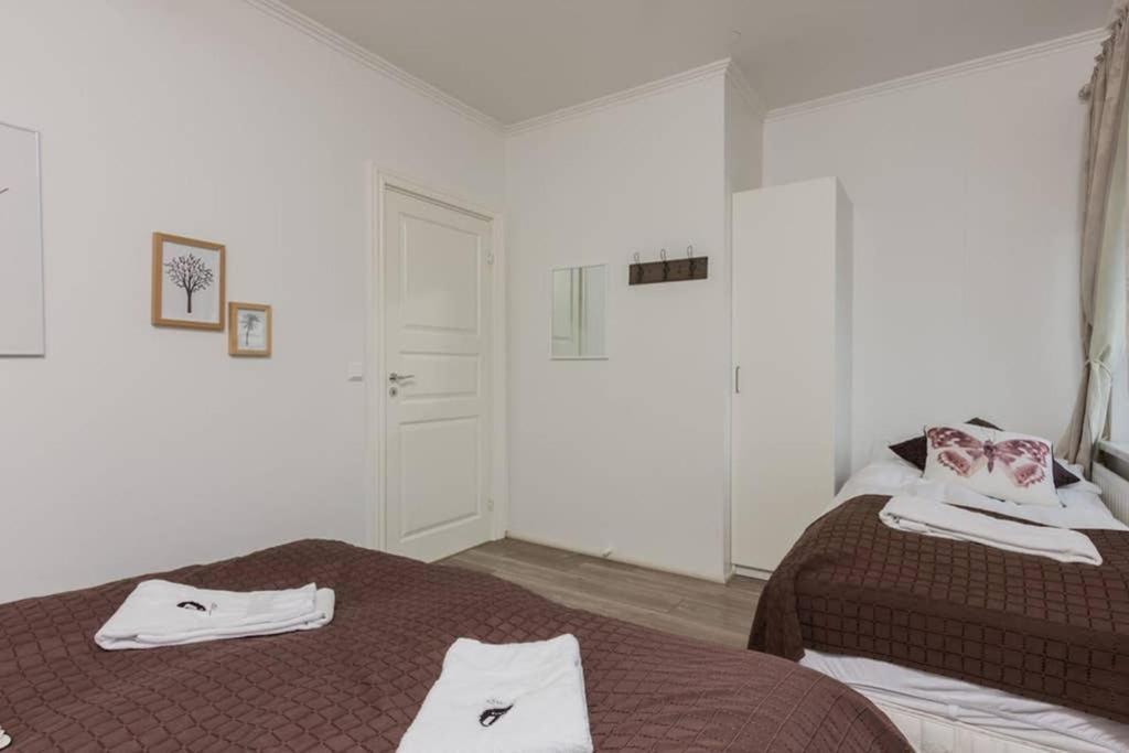 Superb Central Location, No Car Needed - Spacious Akureyri Exterior photo